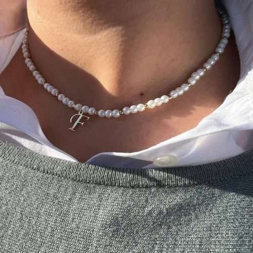 Lanț perle swarovski 4 mm albe cu inițială 12 mm si bile