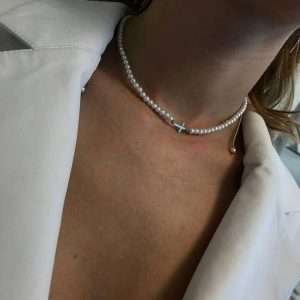 Lănțișor cruce 15 mm și perle Swarowski , închidere reglabilă cu șnur