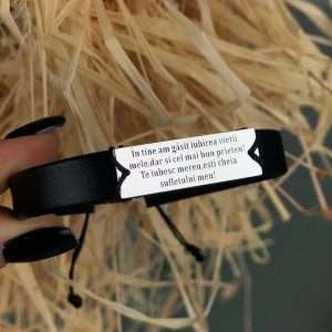 Brățară tăblița “În tine am găsit iubirea…”pe piele 1 cm